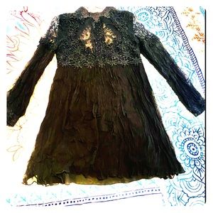 ♥️ FREE PEOPLE LACE AND BEADED OPEND BACK DRESS♥️